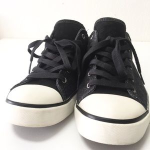 Ugg evera sneakers black size 8